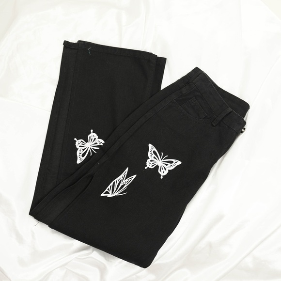 Black High Rise Jeans with Butterfly Embroidery - Picture 2 of 8
